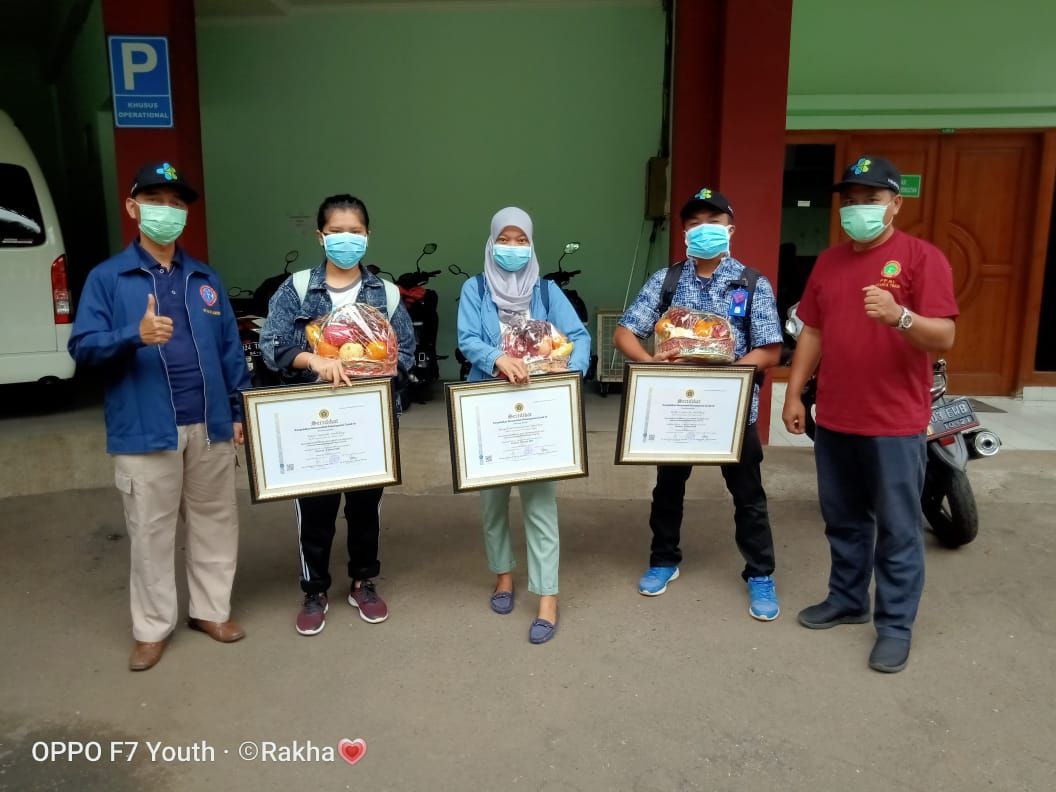 Deskripsi : RSKO Jakarta Menyambut Kedatangan Perawat Covid-19 yang telah menunaikan tugas di RSPI Sulianti Saroso I Sumber Foto : Rakha