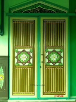 Panel Pintu Masjid Sultan | @kaekaha