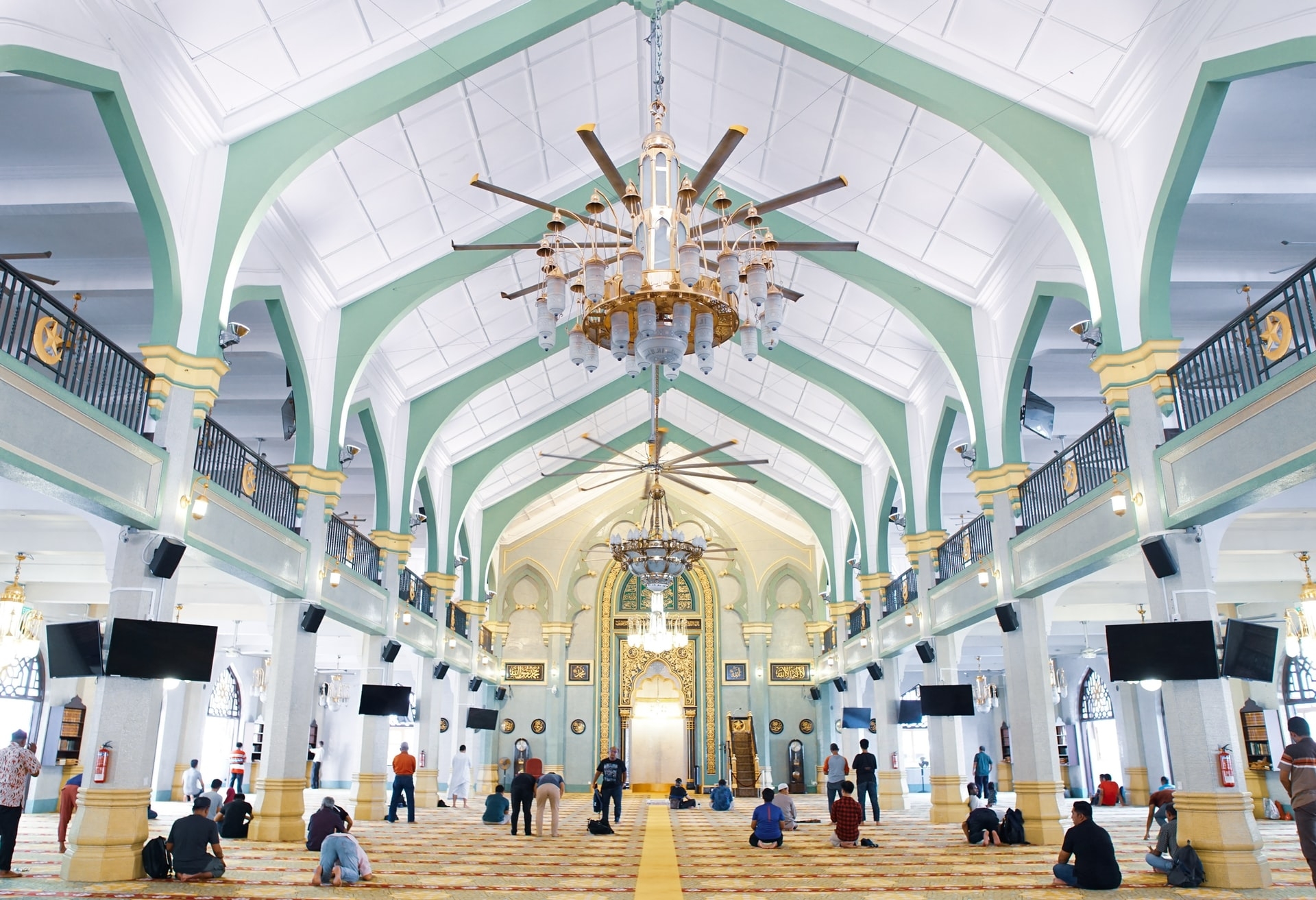 Perubahan sosial budaya pada masjid demak merupakan contoh dari