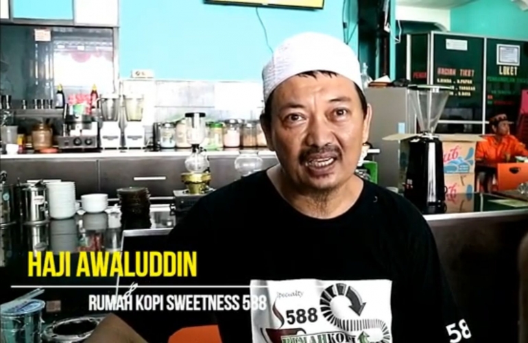 Haji Awaluddin, pemilik Rumah Kopi Sweetness 588 Pare-Pare (repro : Nur Terbit)