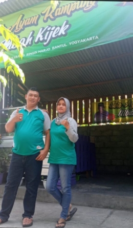 Foto : Dokumen pribadi  Anik Nurhayati/Yoyok di depan soto Mbah Kijek Bantul Karang Ringinharjo Bantul