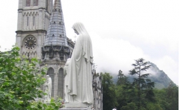 Sisi luar Sanctuaires Notre-Dame de Lourdes (dokpri)
