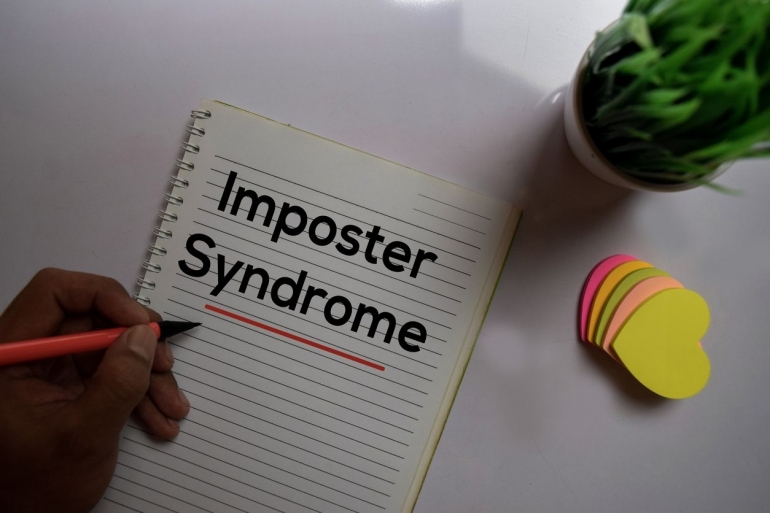 Ilustrasi imposter syndrome | Sumber: istockphoto