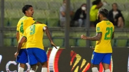 Pemain timnas Brasil merayakan kemenangan atas Venezuela pada kualifikasi Piala Dunia.Foto:Ariana Cubillos/AP/detik.com