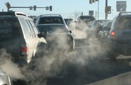 Asap kendaraan berbahaya bagi upaya mencapai Net-Zero Emission. Sumber: https://grassindonesia.co.id.