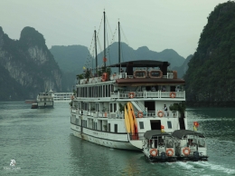 Salah satu kapal penumpang di Ha Long. Sumber: dokumentasi pribadi
