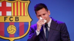 Messi menangis saat menyampaikan pidato perpisahan kepada rekan setim dan fans Barcelona | Foto oleh FC Barcelona Official Facebook Fanpage