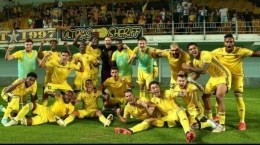 Euforia para pemain Sheriff Tiraspol setelah lolos dari babak kualifikasi Liga Champions UEFA (sumber : jatim.tribunnewws.com)