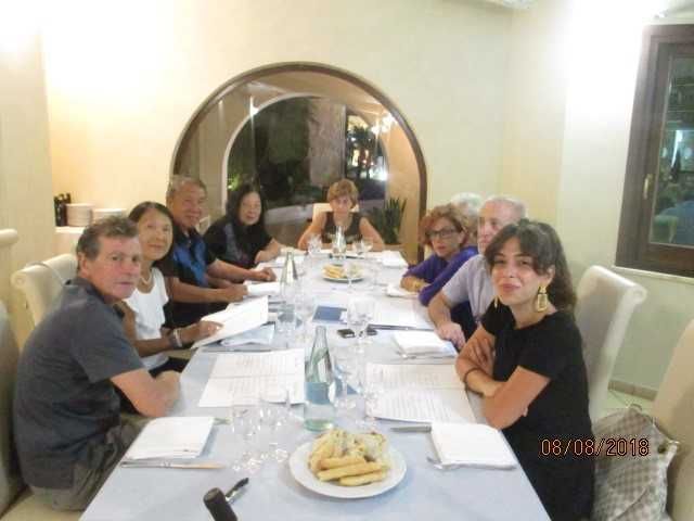 makan bersama keluarga kakak Sandro dok pribadi