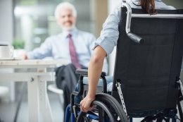 Seorang Kandidat Pencari Kerja Disabilitas | Sumber Situs Marketeers