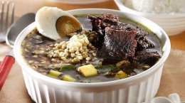 Rawon, hidangan yang menggunakan kluwek sebagai bumbu, Sumber gambar: Tribunnews.com