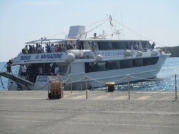 kapal mendarat di Stromboli dok pribadi