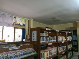 Salah satu perpustakaan sekolah (Sumber: Dokumentasi pribadi). 