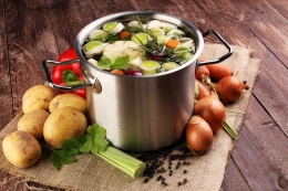 Ilustrasi mengukus sayuran (Sumber: Shutterstock via kompas.com)