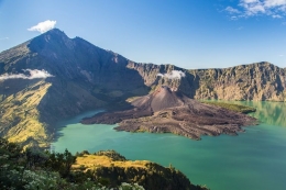 Sumber foto : travel.kompas.com |Ilustrasi Gunung Rinjani di Kota Lombok, Nusa Tenggara Barat