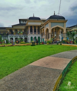 Istana Maimun, Medan. Sumber: dokumentasi pribadi
