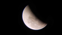 Gerhana Bulan Sebagian (Dok. Klub Astronomi Losnito)