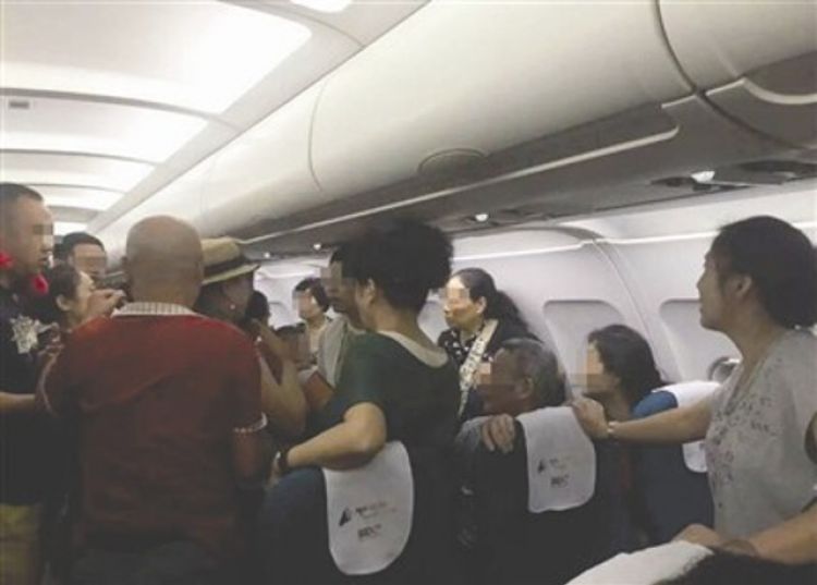 Ilustrasi pertengkaran antar penumpang pesawat | dok. Brilio.net