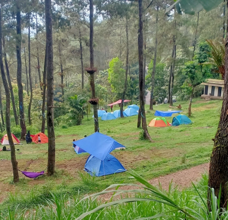 Suasana di camping ground Dlundung, Trawas, Mojokerto, Sumber: Dokumentasi pribadi