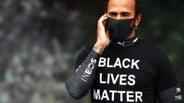 Aktivis anti rasisme jadi korban rasisme. Photo : www.skysports.com 