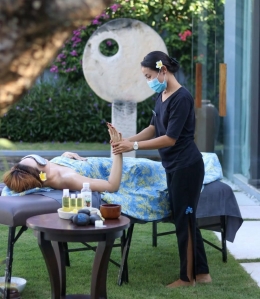 Layanan massage dengan staf yang terlatih (dok. Kembali Villas)