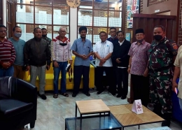 Pertemuan Tokoh Masyarakat Luwu dan Bone sebagai mediator Kapolrestabes Makassar dan Dandim 1408/BS di Cangkiri Koffie Dottoro, Jalan Tupai Makassar