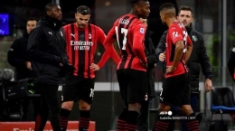 Raut kecewa para pemain AC Milan usai kalah dari Sassuolo.Foto:Isabella Bonotto/AFP/tribunnews.com
