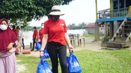Susan Slabbert, saat menjadi relawan Founder's Day di Desa Kuala Terusan./dokpri