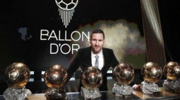 Lionel Messi dan Ballon d'or. Sumber: Viva.co.id
