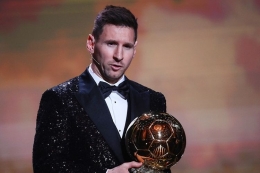 LionelMessi peraih Ballon d'Or 2021 (Foto AFP/Franck Fife via Kompas.com). 