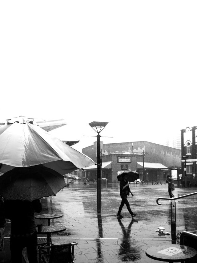 Ilustrasi hujan (Foto oleh MOHAMED ABDELSADIG dari Pexels)