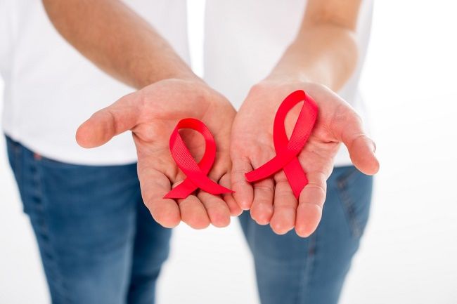 Gambar ilustrasi orang terjangkit HIV | (aset: alodokter.com)