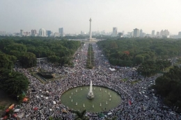Potret udara aksi massa reuni 212 tahun 2017 di Kawasan Monas dan Tugu Air Mancur, Jakarta Pusat/ Foto: Radio Republik Indonesia