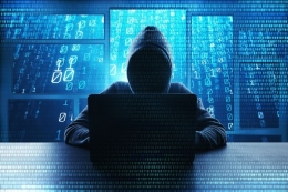 Ilustrasi penipu online bekerja mengumpulkan data-data calon korban. Sumber: Shutterstock via Kompas.com