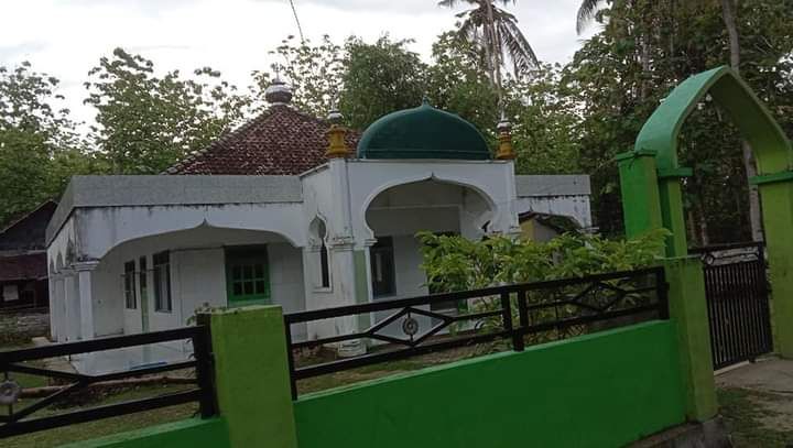 Masjid di Pulau Sabunten, Kabupaten Sumenep - Madura. (Dok. Pribadi)