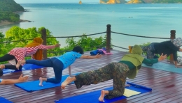 Saya, Yoga-ist lepel ATM - Amati Tiru Mbrenti kalo dah capek :D. Cred. Om Nduut Kompal