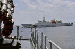 Sebuah kapal milik Penjaga Pantai China di Laut Natuna Utara. | Sumber: TNI Angkatan Laut