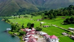 Ekologi budaya sawah di lembah Desa Tamba, Kabupaten Samosir (Foto: Tangkapan layar YouTube Samosir Vision)