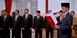 Pelantikan menteri Kabinet Kerja reshuffle jilid 2.  Sumber: Merdeka.com