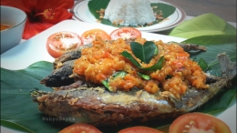 Ikan Pindang Sambal Cabai Rawit Pedas, sajian lezat untuk makan siang. | Foto: Wahyu Sapta.