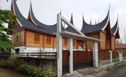 Rumah Gadang yang tidak jauh dari Masjid Gadang|dok. pribadi.