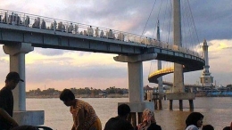 Jembatan untuk pejalan kaki di Jambi|dok. Muhammad Usman/detikTravel (detik.com)