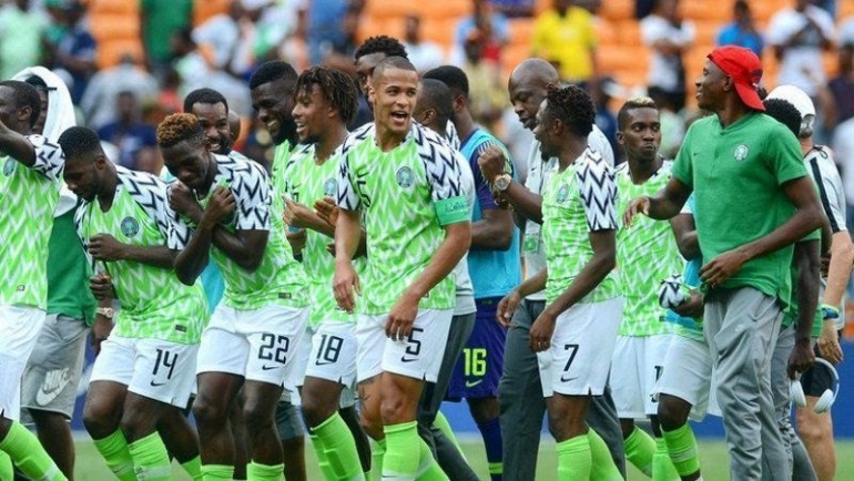 Tim nasional Nigeria, hadir di AFCON 2021 bersama pelatih sementara. (Sumber: Ghana-On-24 Online)