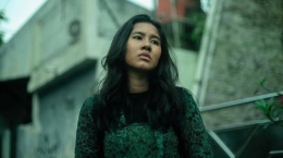 Penyalin Cahaya merupakan film panjang pertama garapan sutradara Wregas Bhanuteja. (Rekata Studio via Netflix Indonesia) 