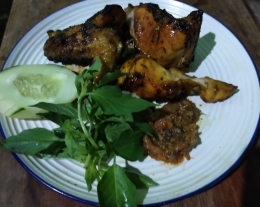 Ayam Bakar Maknyus | Foto: Siti Nazarotin