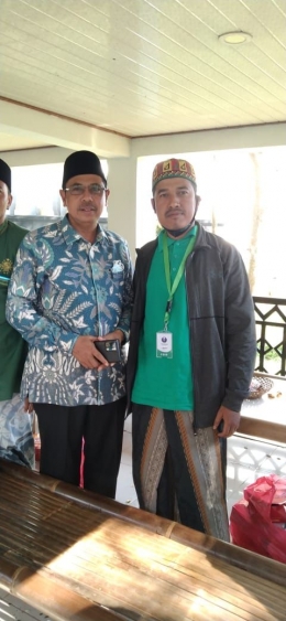 Penulis bersama Kakanwil Kemenag Aceh Dr. Iqbal Muhammad,M.Ag di Arena Mukatamar NU ke 34 di Lampung (dokpri)