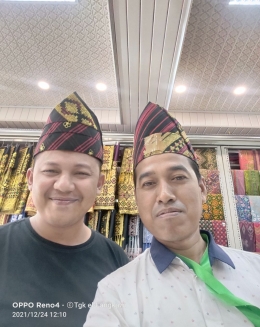 Penulis bersama Romli Mukatamar NU ke 34 di Lampung (dokpri)