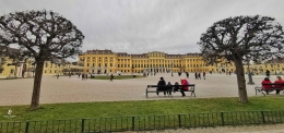 Istana Schonbrunn di Wina. Sumber: dokumentasi pribadi