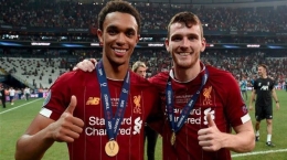 Trent Alexander-Arnold dan Andy Robertson, duo bek sayap andalan Liverpool (Sumber: Indonesia.liverpoolfc.com via Tribunnews.com)