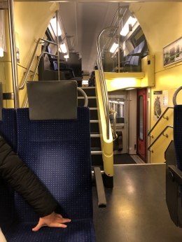 Suasana kereta di S- Bahn di Zuerich | Foto iin